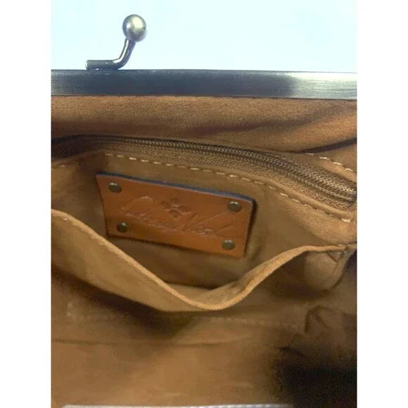 Patricia Nash SAVENA Framed Kisslock Wristlet Wallet TOOLED Rattan Color Beige - Picture 7 of 8